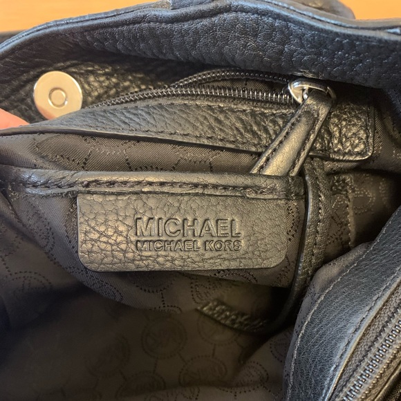 Michael Kors Chain Strap Tote - Picture 5 of 8